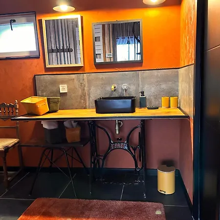 La Grange Aux Hirondelles - Atelier Maison d'hôtes 3*