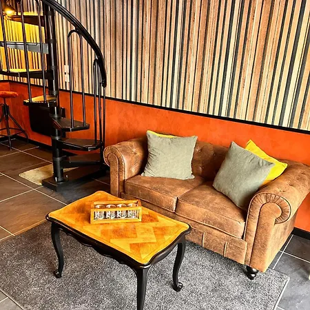 La Grange Aux Hirondelles - Atelier Maison d'hôtes Woignarue