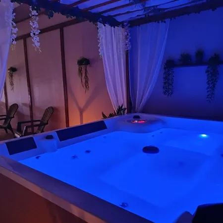 La Grange Aux Hirondelles - Atelier Maison d'hôtes Woignarue